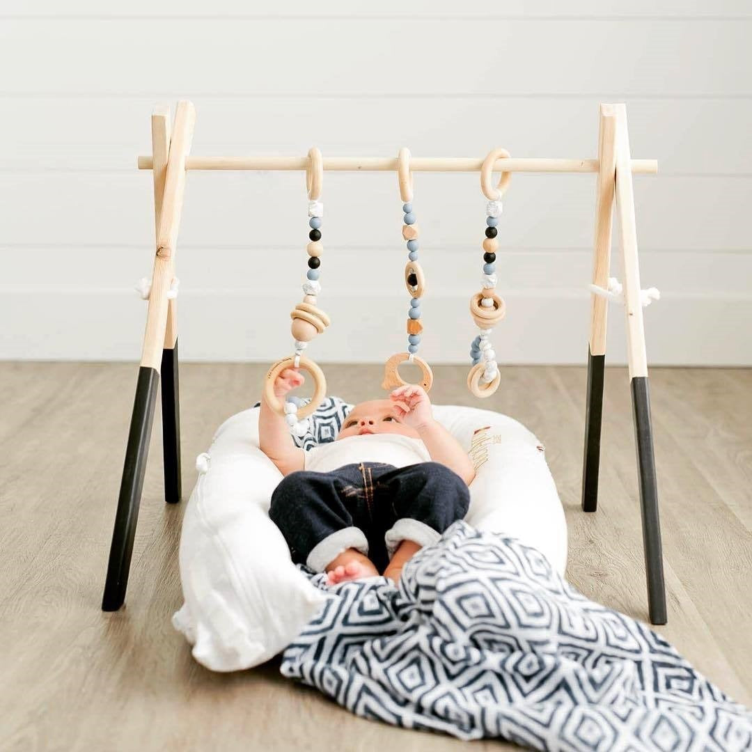 Houten Babygym – Minimalistisch Speelrek voor Baby’s
